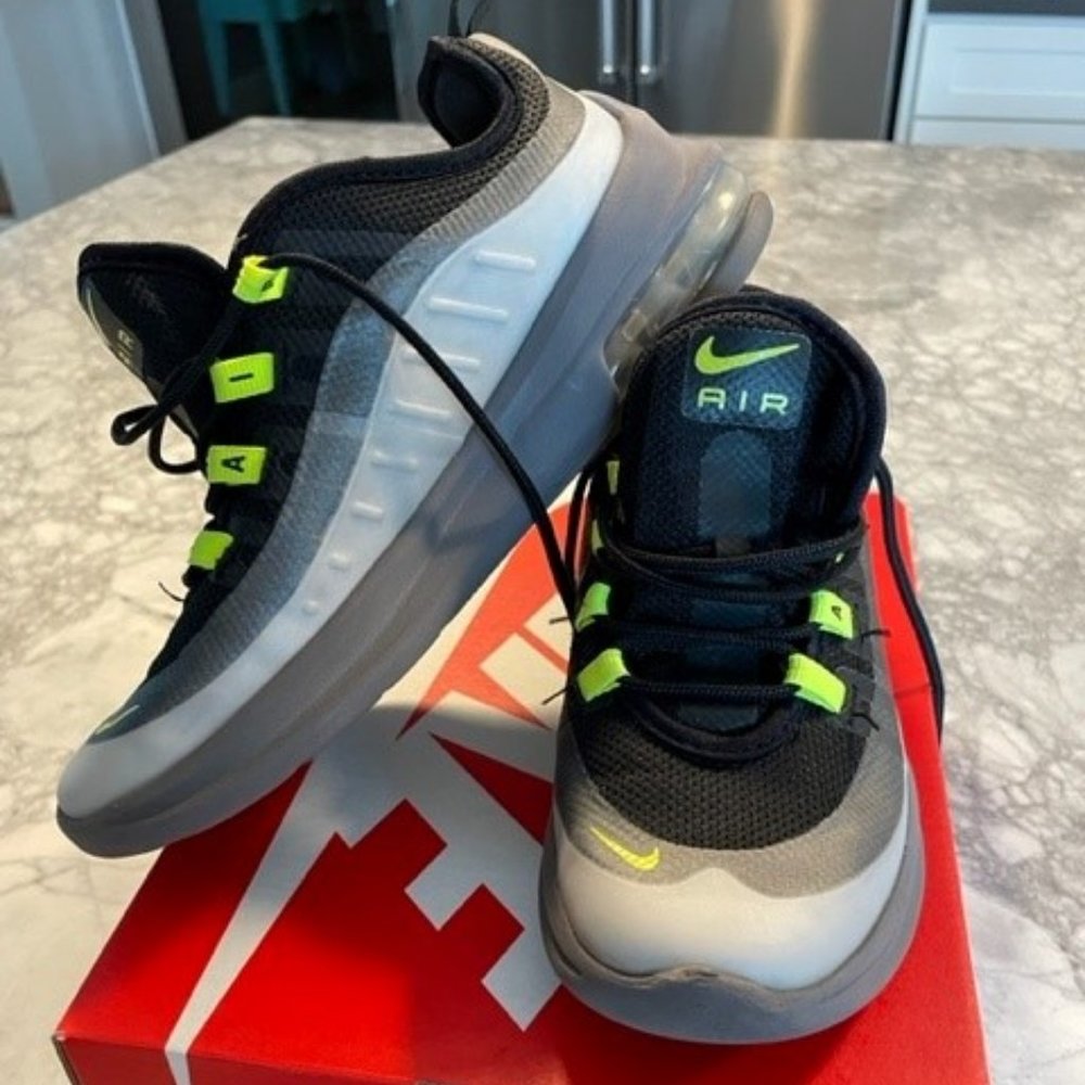 Kids Nike Air Max (Black/Electric Green) Size 2